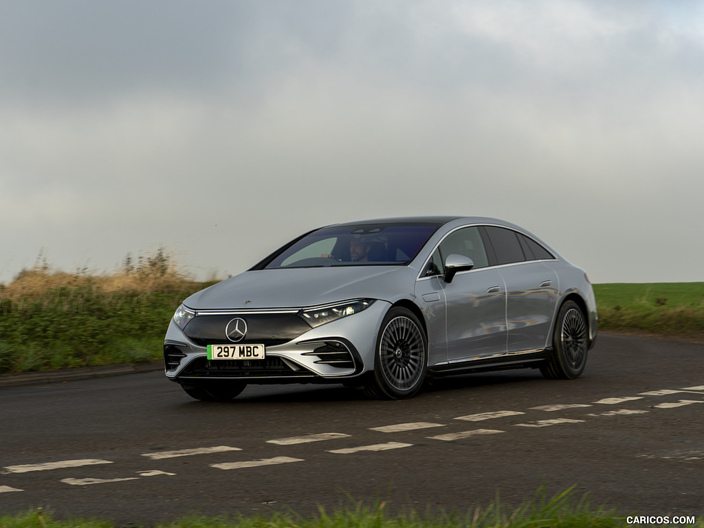 2022 Mercedes-Benz EQS 450+ AMG Line (UK-Spec) - Front Three-Quarter