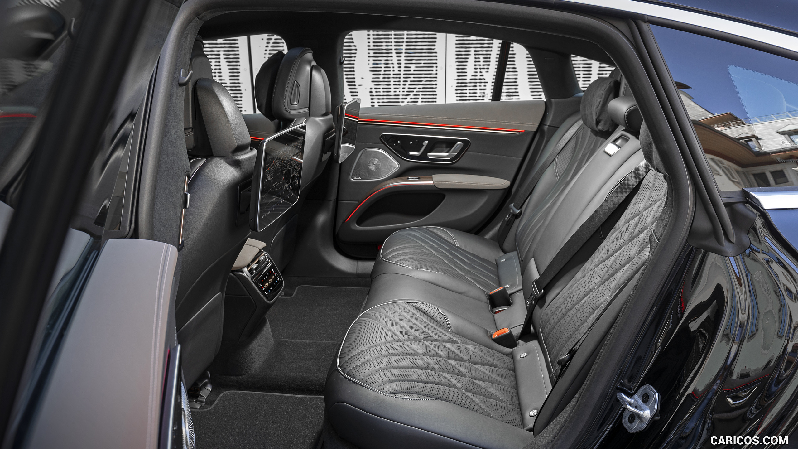 2022 Mercedes-Benz EQS 580 4MATIC - Interior, Rear Seats, #160 of 206