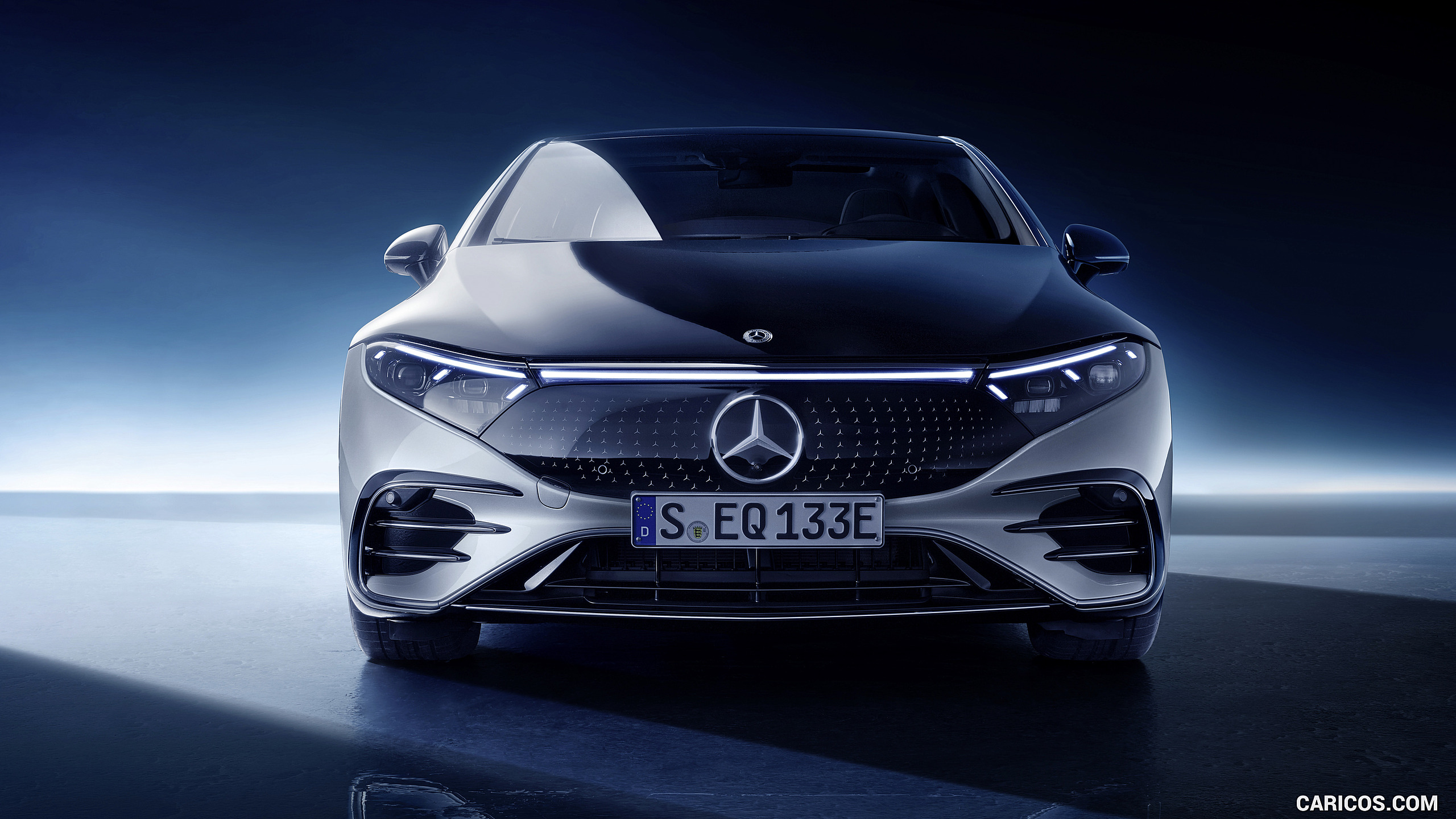2022 Mercedes-Benz EQS 580 4MATIC AMG-Line Edition 1 (Color: High-Tech Silver / Obsidian Black) - Front, #36 of 206