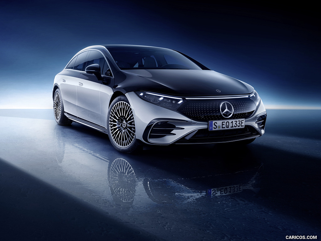 2022 Mercedes-Benz EQS 580 4MATIC AMG-Line Edition 1 (Color: High-Tech Silver / Obsidian Black) - Front Three-Quarter