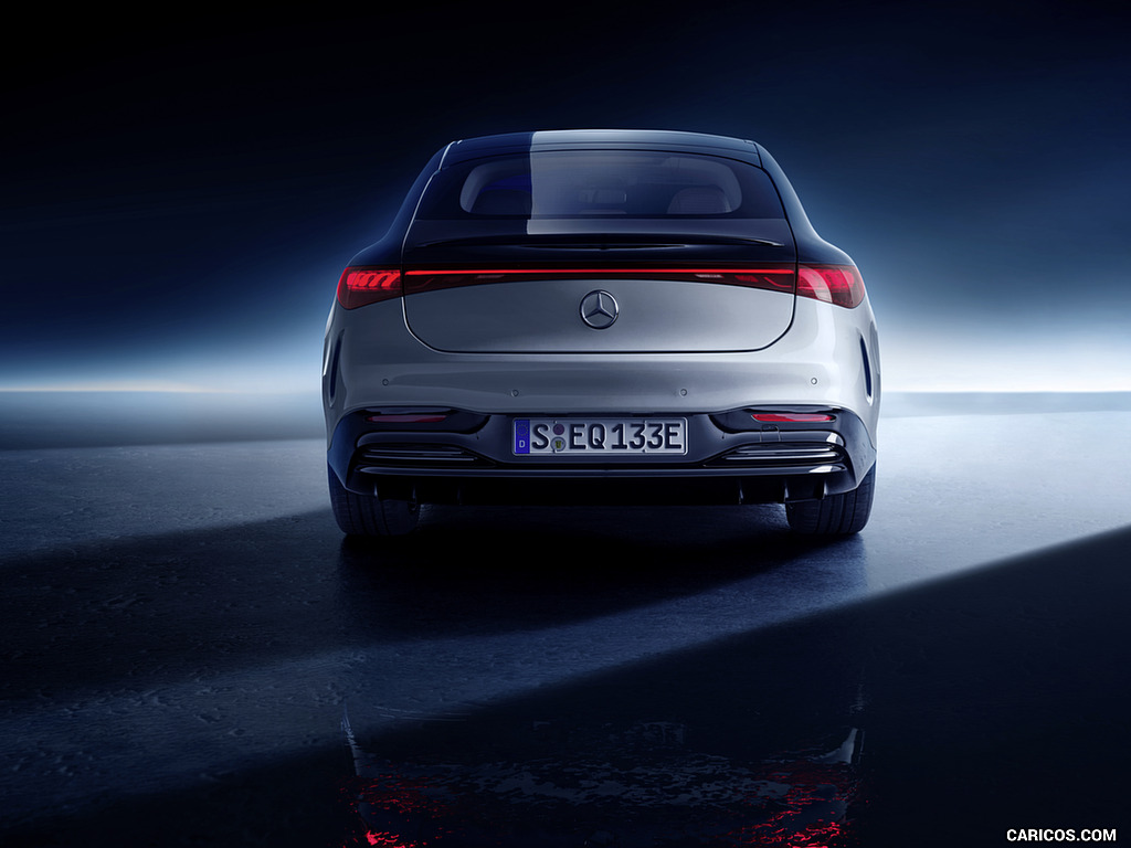 2022 Mercedes-Benz EQS 580 4MATIC AMG-Line Edition 1 (Color: High-Tech Silver / Obsidian Black) - Rear