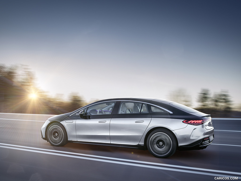 2022 Mercedes-Benz EQS 580 4MATIC AMG-Line Edition 1 (Color: High-Tech Silver / Obsidian Black) - Side