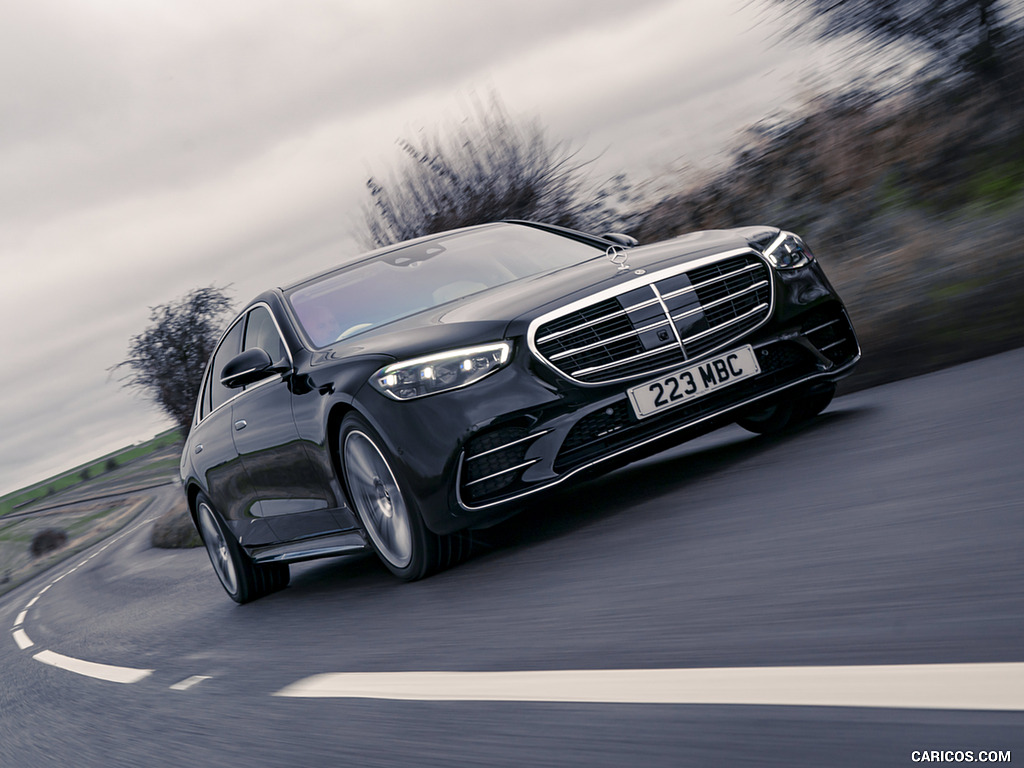 2022 Mercedes-Benz S 580 e L Plug-In Hybrid (UK-Spec) - Front