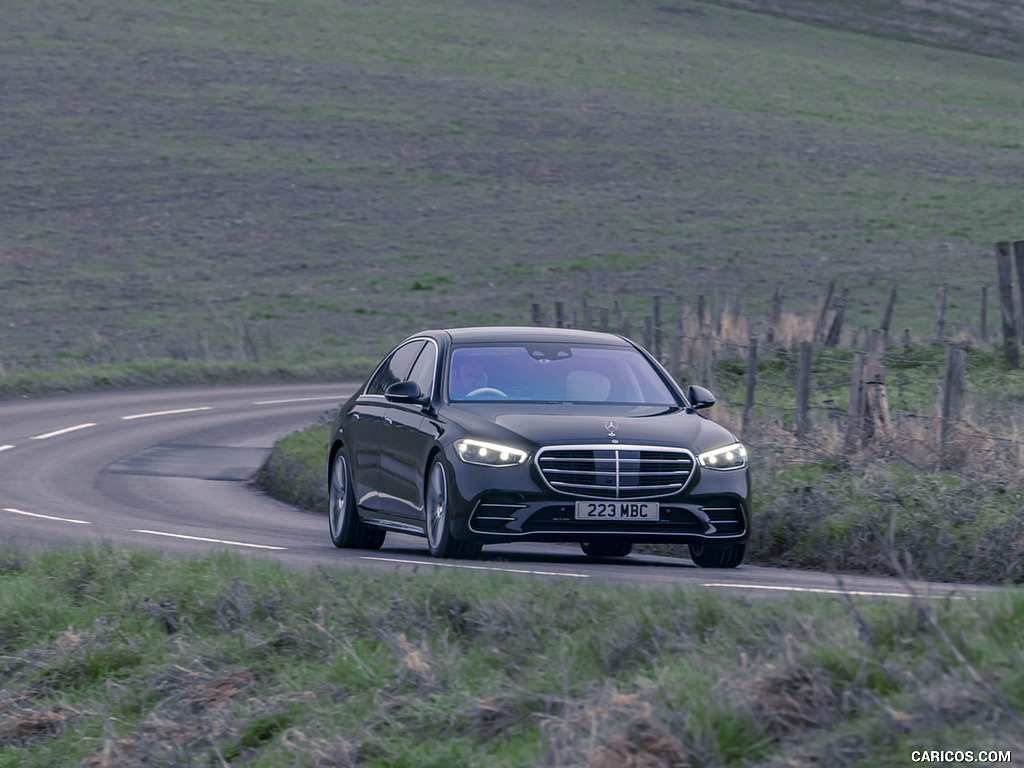 2022 Mercedes-Benz S 580 e L Plug-In Hybrid (UK-Spec) - Front