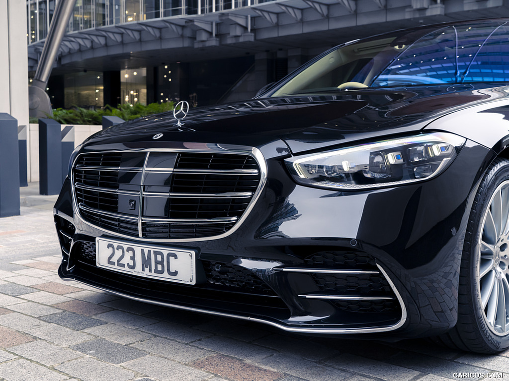 2022 Mercedes-Benz S 580 e L Plug-In Hybrid (UK-Spec) - Front