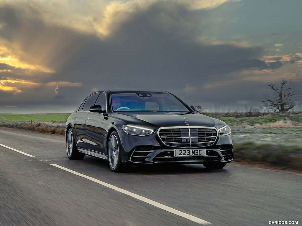 2022 Mercedes-Benz S 580 e L Plug-In Hybrid (UK-Spec) - Front Three-Quarter