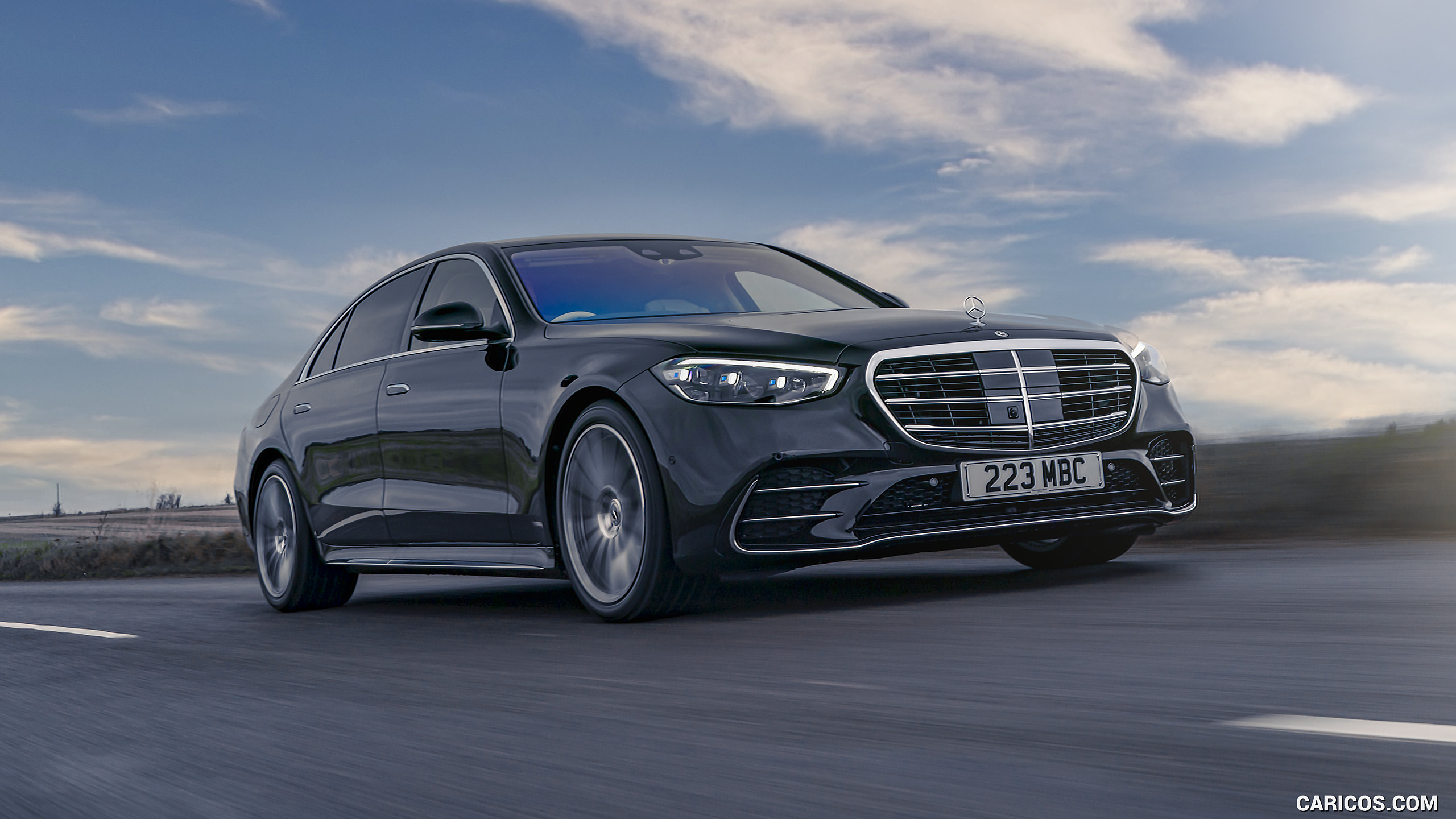 2022 Mercedes-Benz S 580 e L Plug-In Hybrid (UK-Spec) - Front Three ...