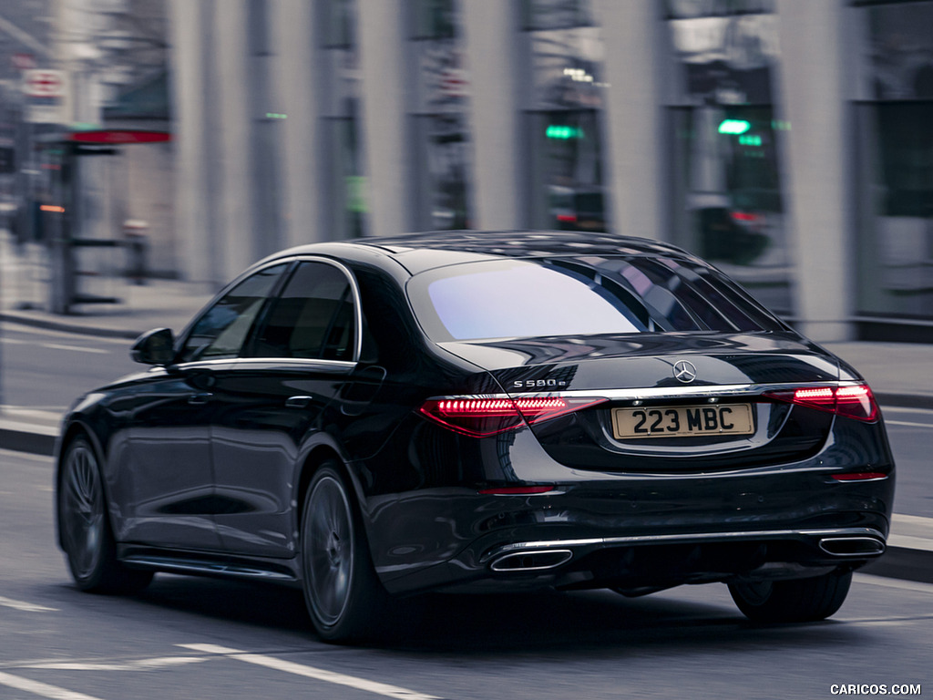 2022 Mercedes-Benz S 580 e L Plug-In Hybrid (UK-Spec) - Rear Three-Quarter