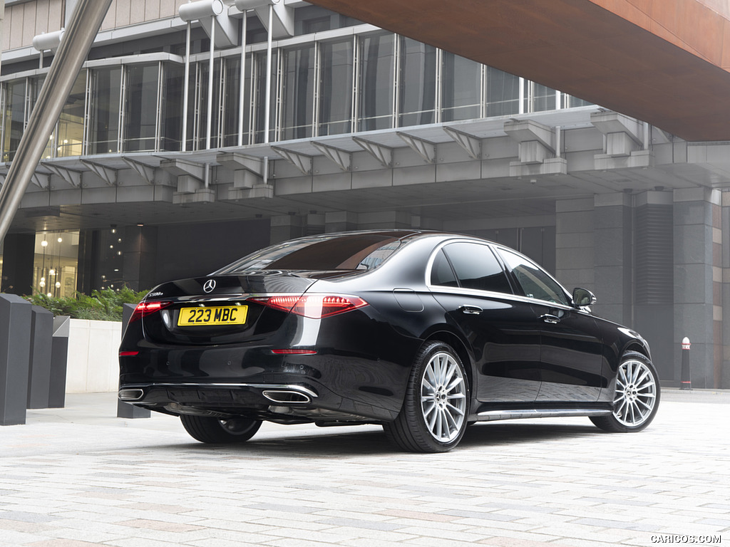 2022 Mercedes-Benz S 580 e L Plug-In Hybrid (UK-Spec) - Rear Three-Quarter