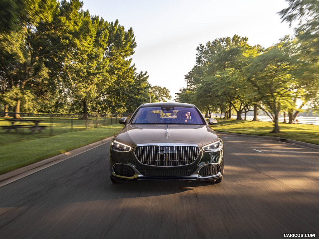 2022 Mercedes-Maybach S 680 4MATIC (US-Spec) - Front