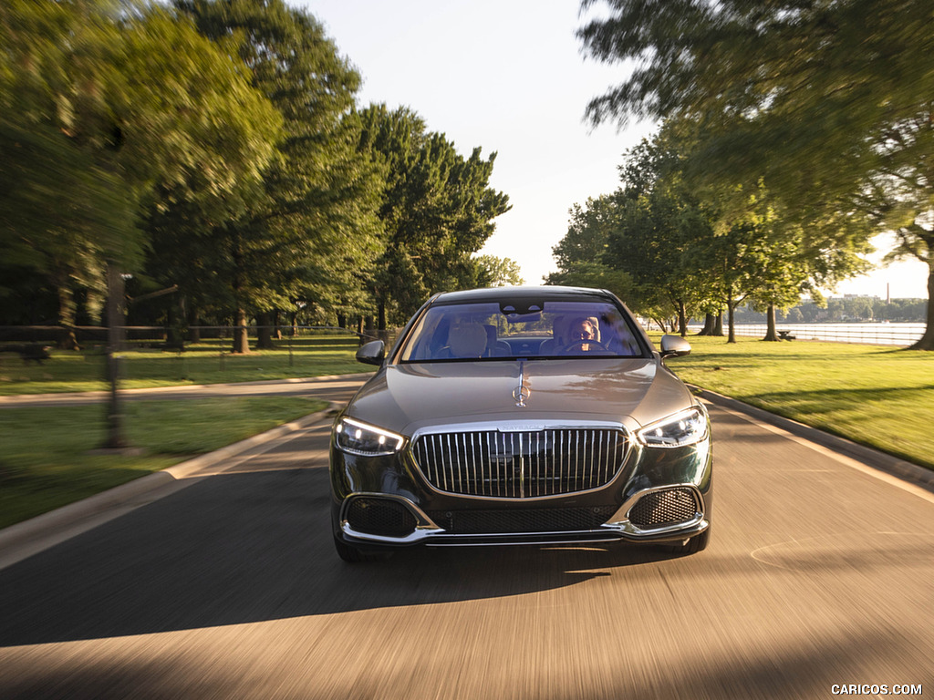 2022 Mercedes-Maybach S 680 4MATIC (US-Spec) - Front