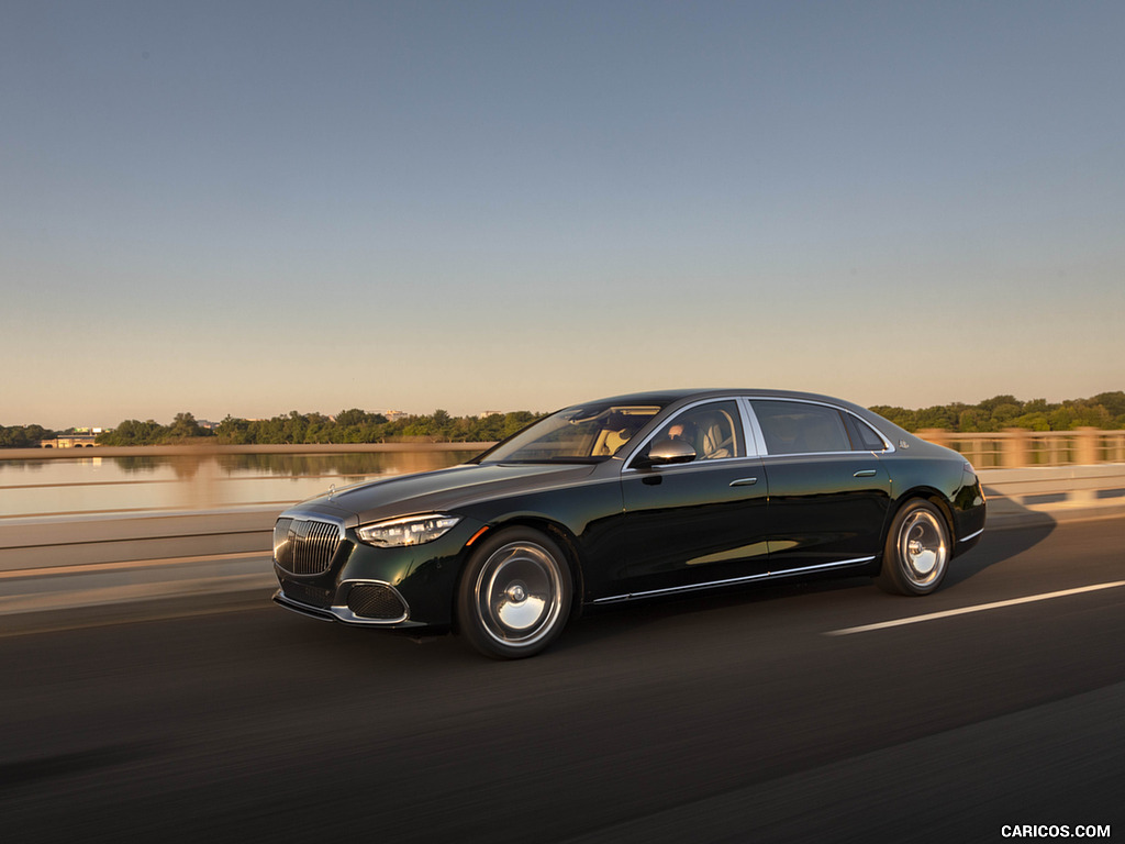 2022 Mercedes-Maybach S 680 4MATIC (US-Spec) - Front Three-Quarter