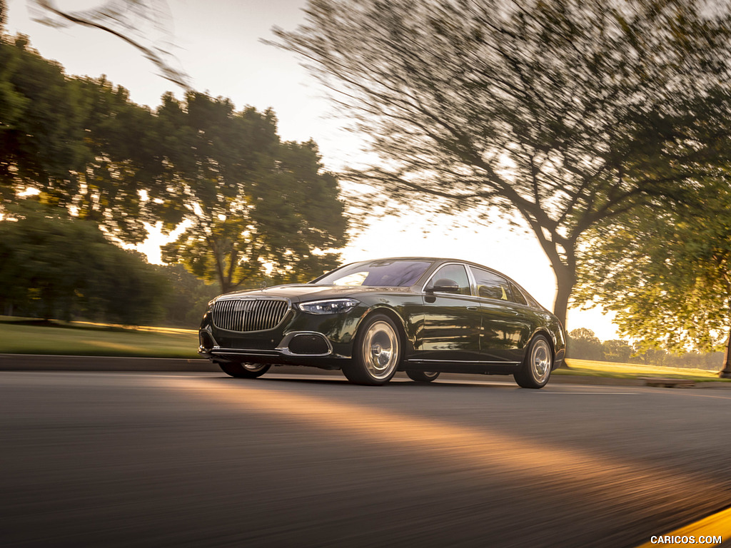 2022 Mercedes-Maybach S 680 4MATIC (US-Spec) - Front Three-Quarter