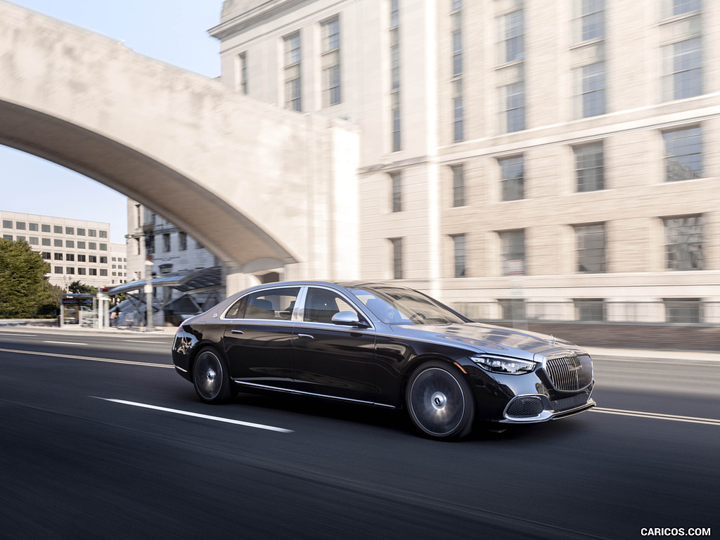 2022 Mercedes-Maybach S 680 4MATIC (US-Spec) - Front Three-Quarter