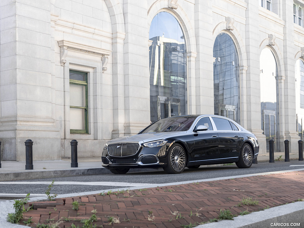 2022 Mercedes-Maybach S 680 4MATIC (US-Spec) - Front Three-Quarter