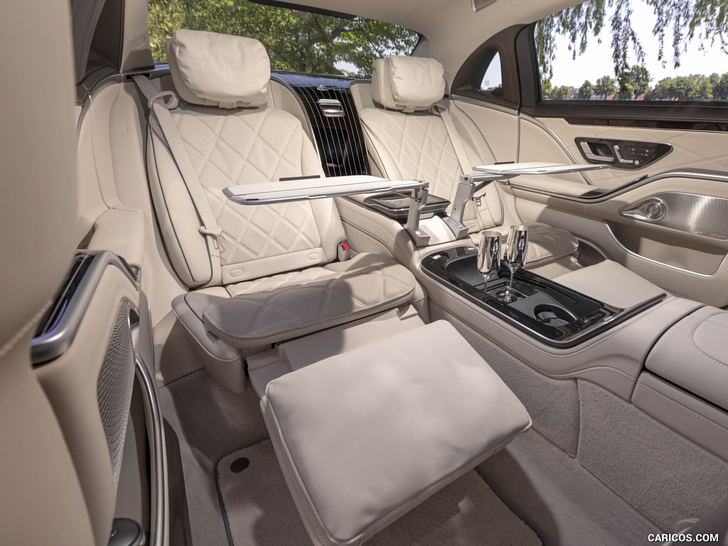 2022 Mercedes-Maybach S 680 4MATIC (US-Spec) - Interior, Rear Seats