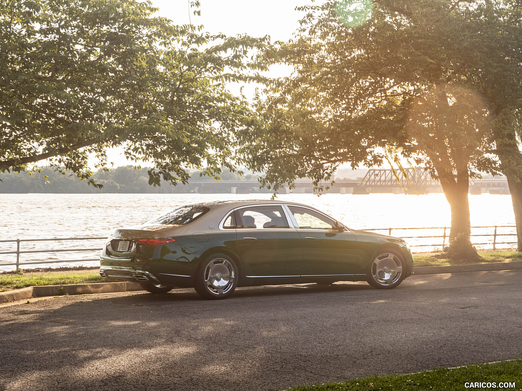 2022 Mercedes-Maybach S 680 4MATIC (US-Spec) - Rear Three-Quarter