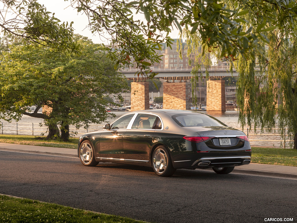 2022 Mercedes-Maybach S 680 4MATIC (US-Spec) - Rear Three-Quarter