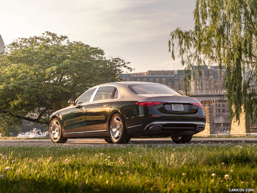 2022 Mercedes-Maybach S 680 4MATIC (US-Spec) - Rear Three-Quarter