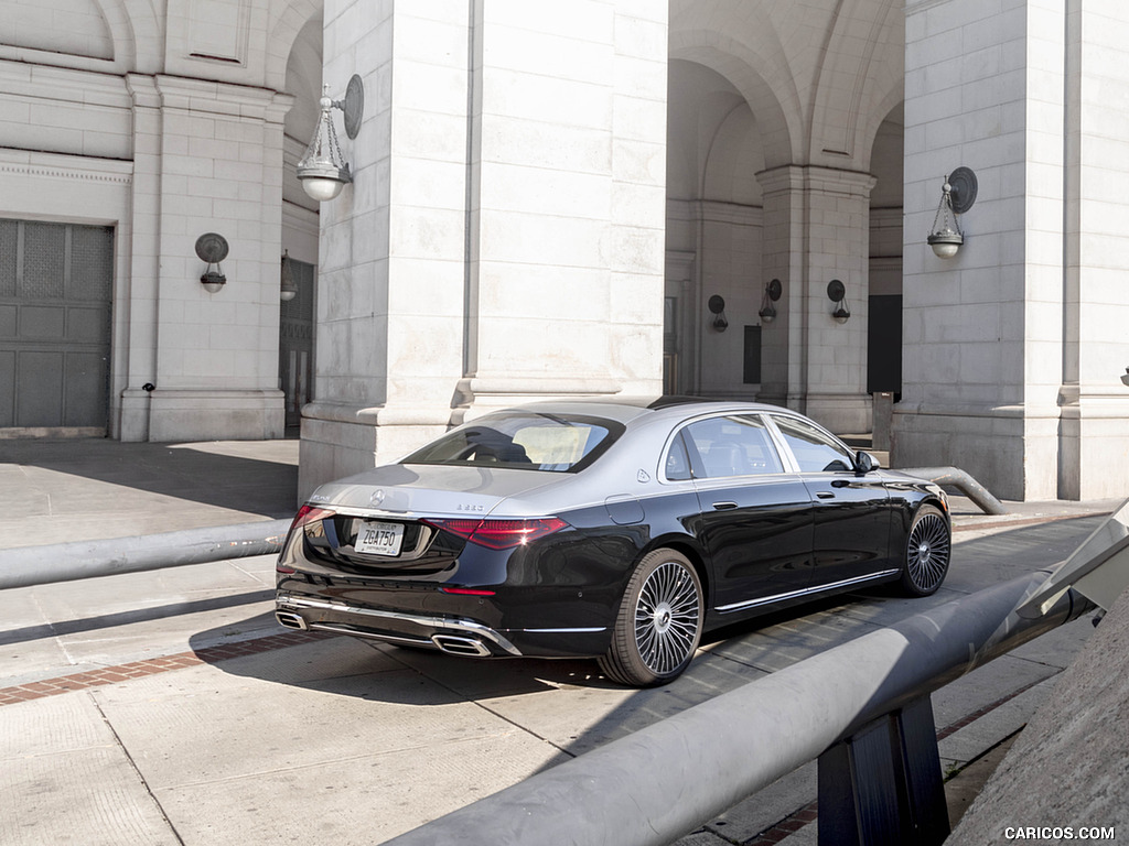 2022 Mercedes-Maybach S 680 4MATIC (US-Spec) - Rear Three-Quarter