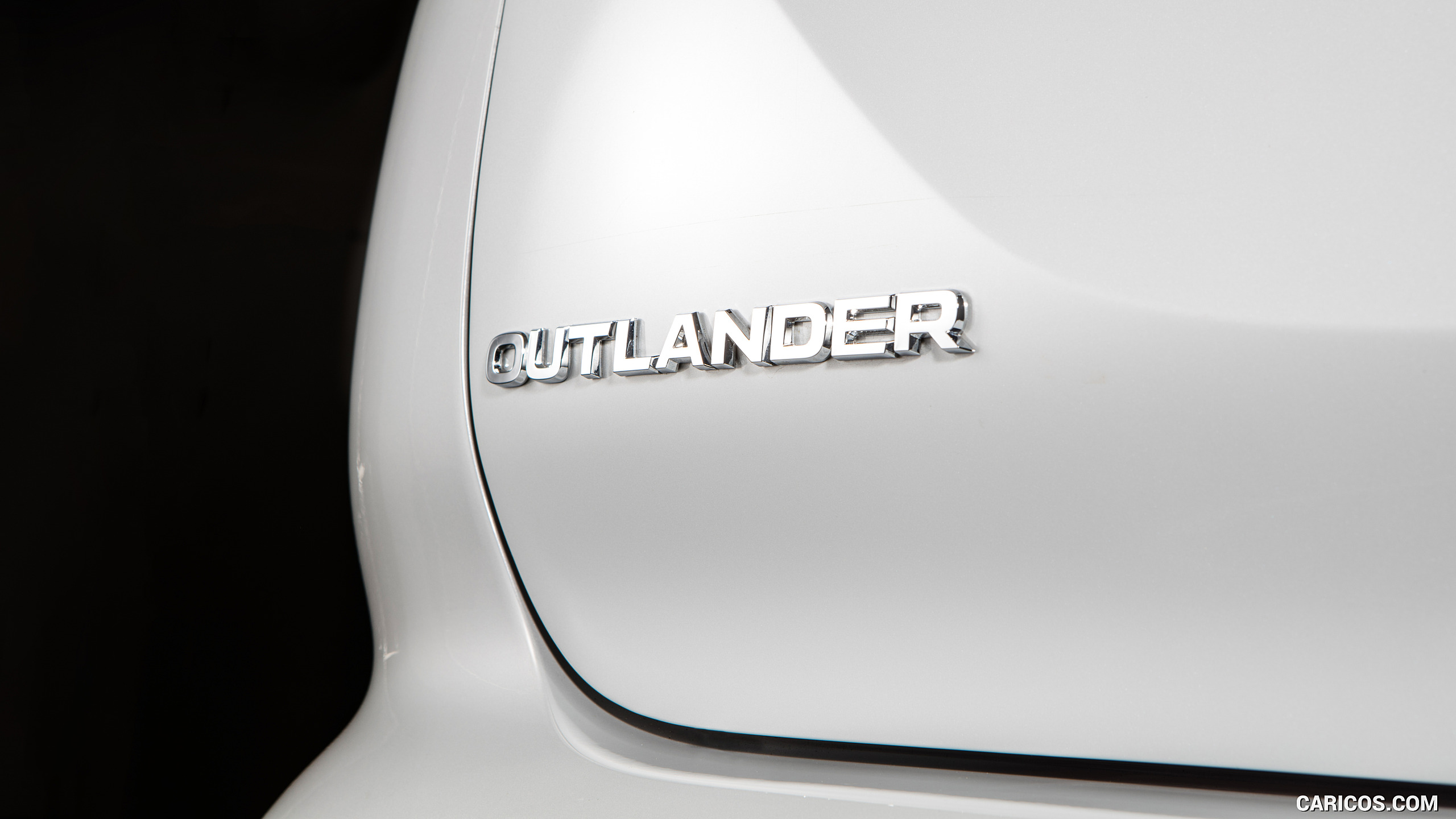 2022 Mitsubishi Outlander - Badge, #37 of 89