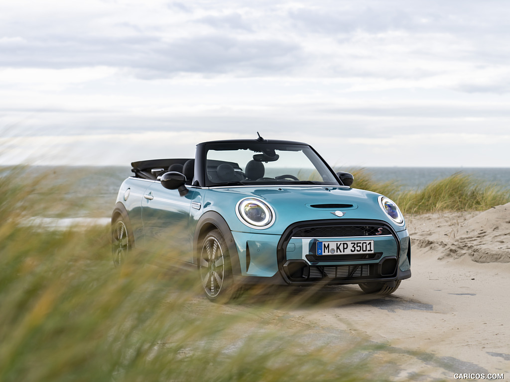 2023 MINI Convertible Seaside Edition - Front Three-Quarter