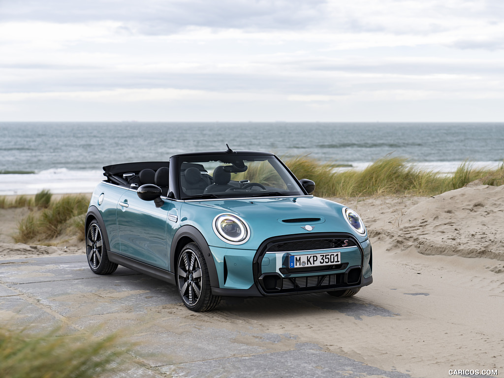 2023 MINI Convertible Seaside Edition - Front Three-Quarter