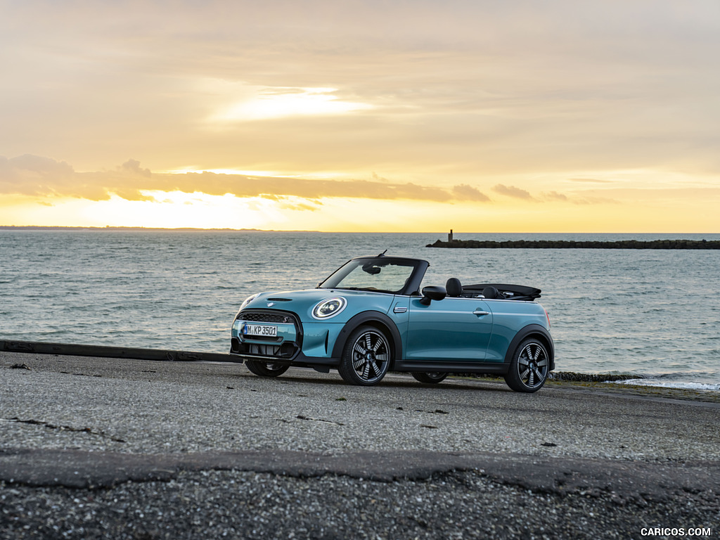 2023 MINI Convertible Seaside Edition - Front Three-Quarter