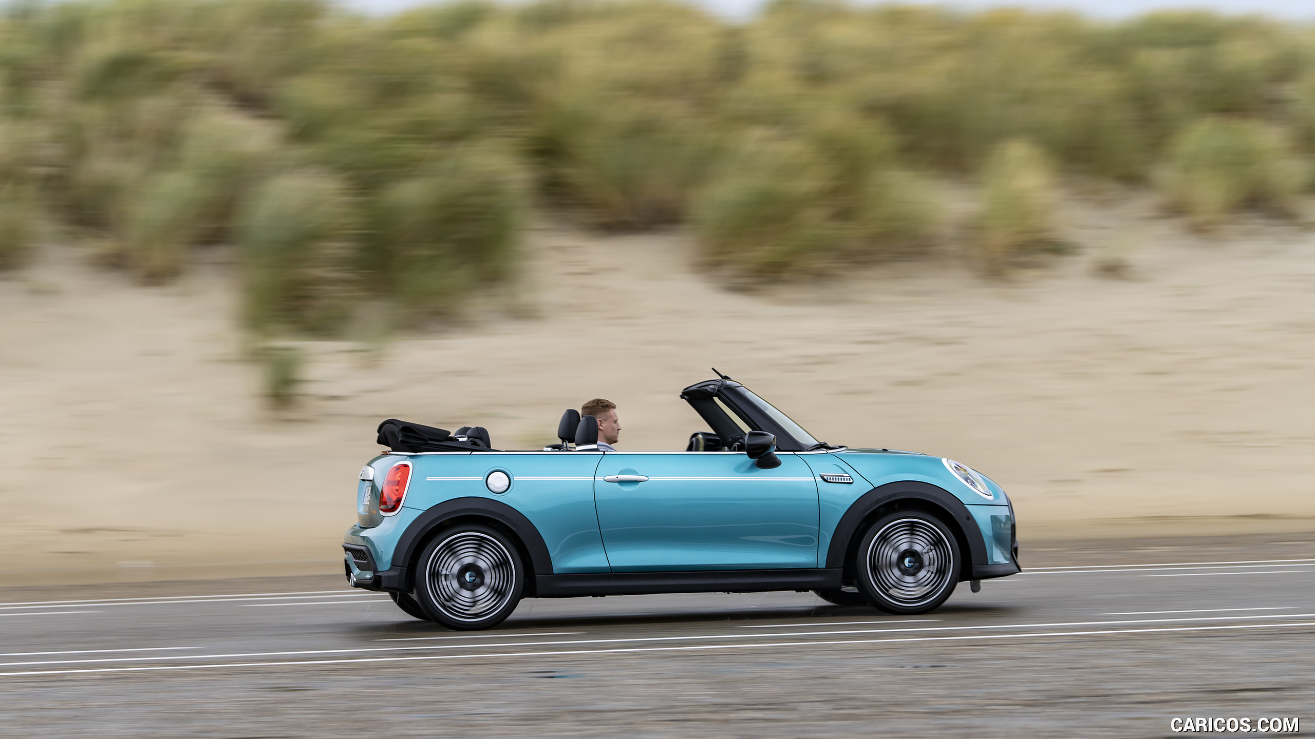 2023 MINI Convertible Seaside Edition - Side, #17 of 78