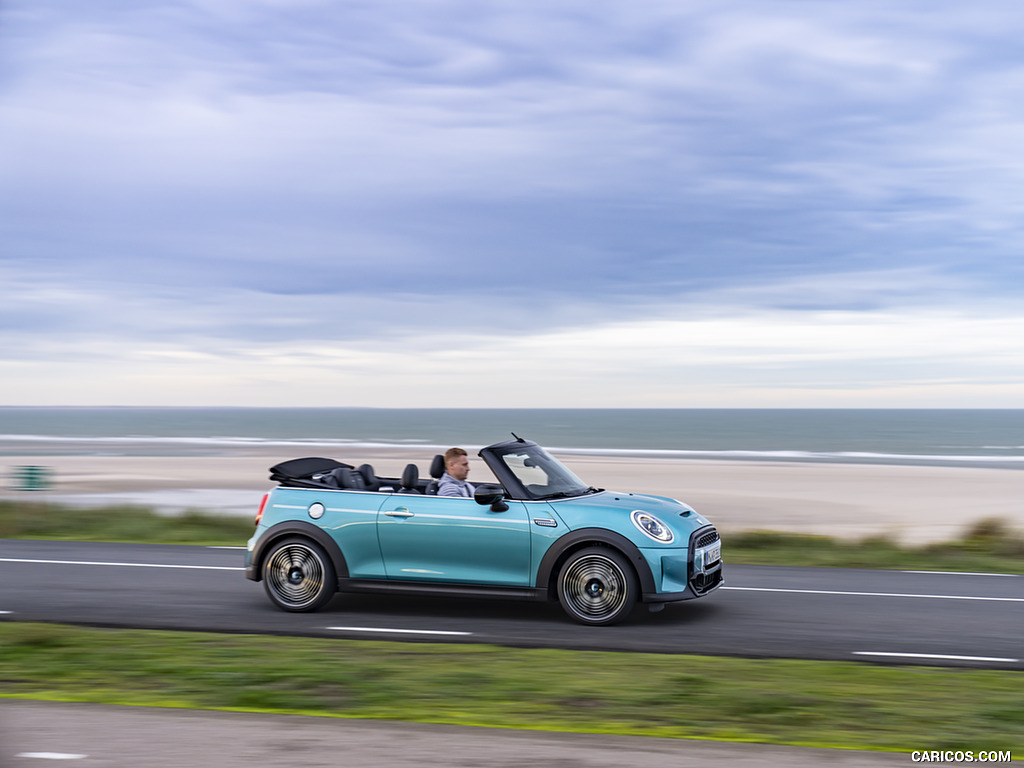 2023 MINI Convertible Seaside Edition - Side