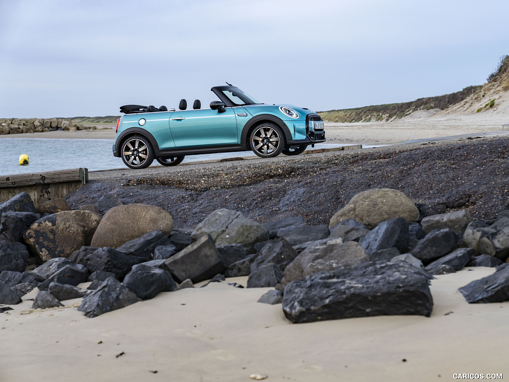 2023 MINI Convertible Seaside Edition - Side