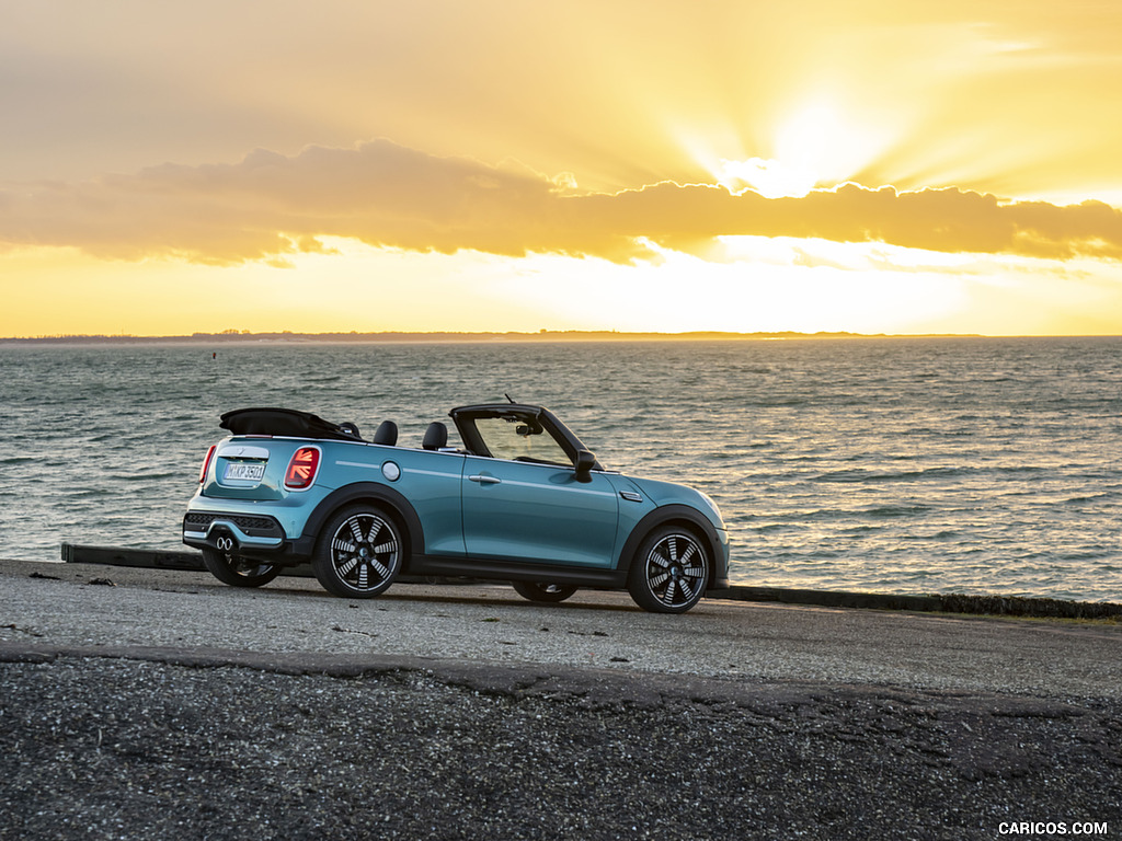 2023 MINI Convertible Seaside Edition - Side