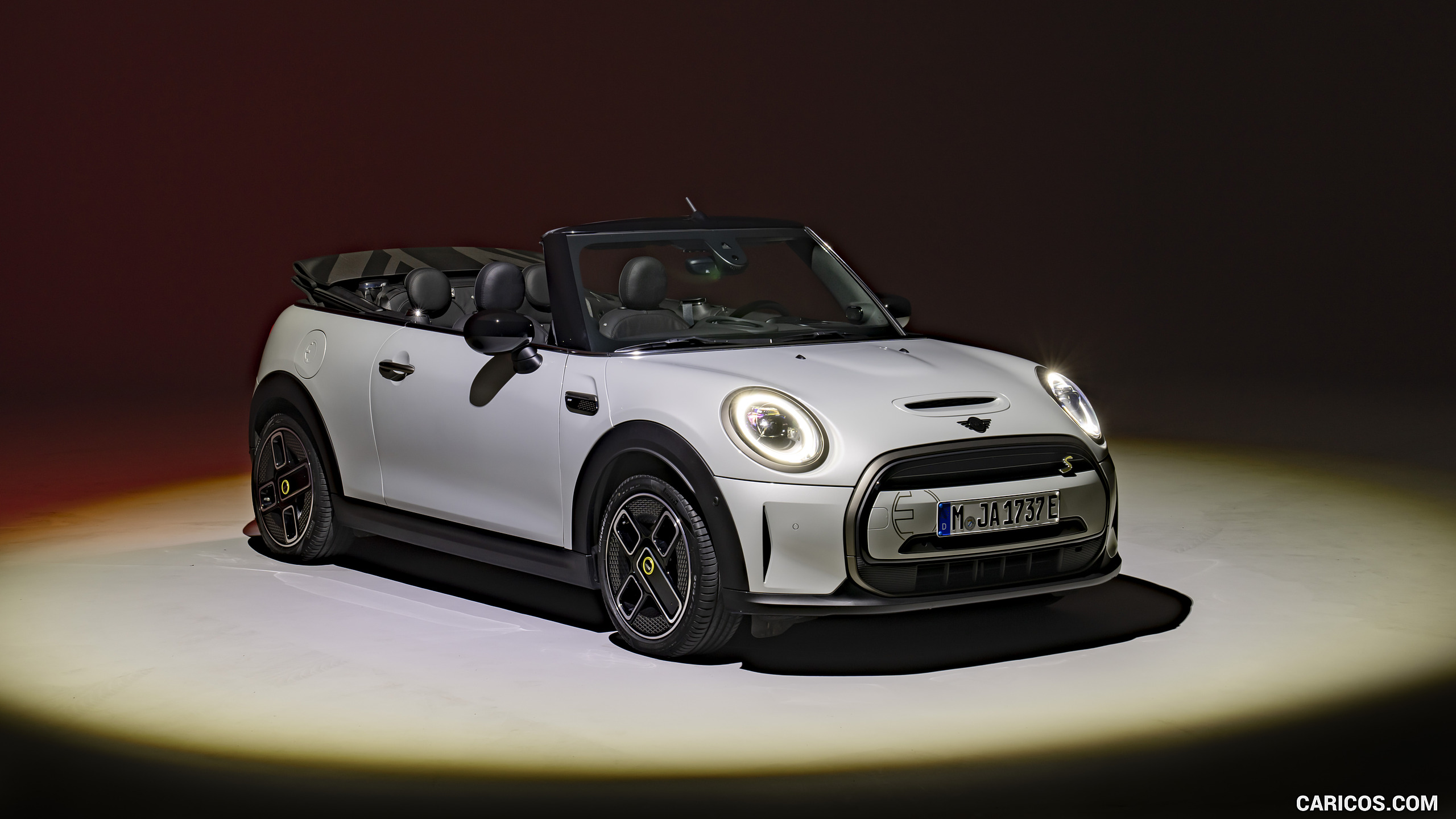 2023 MINI Cooper SE Convertible (Color: White Silver) - Front Three-Quarter, #193 of 225