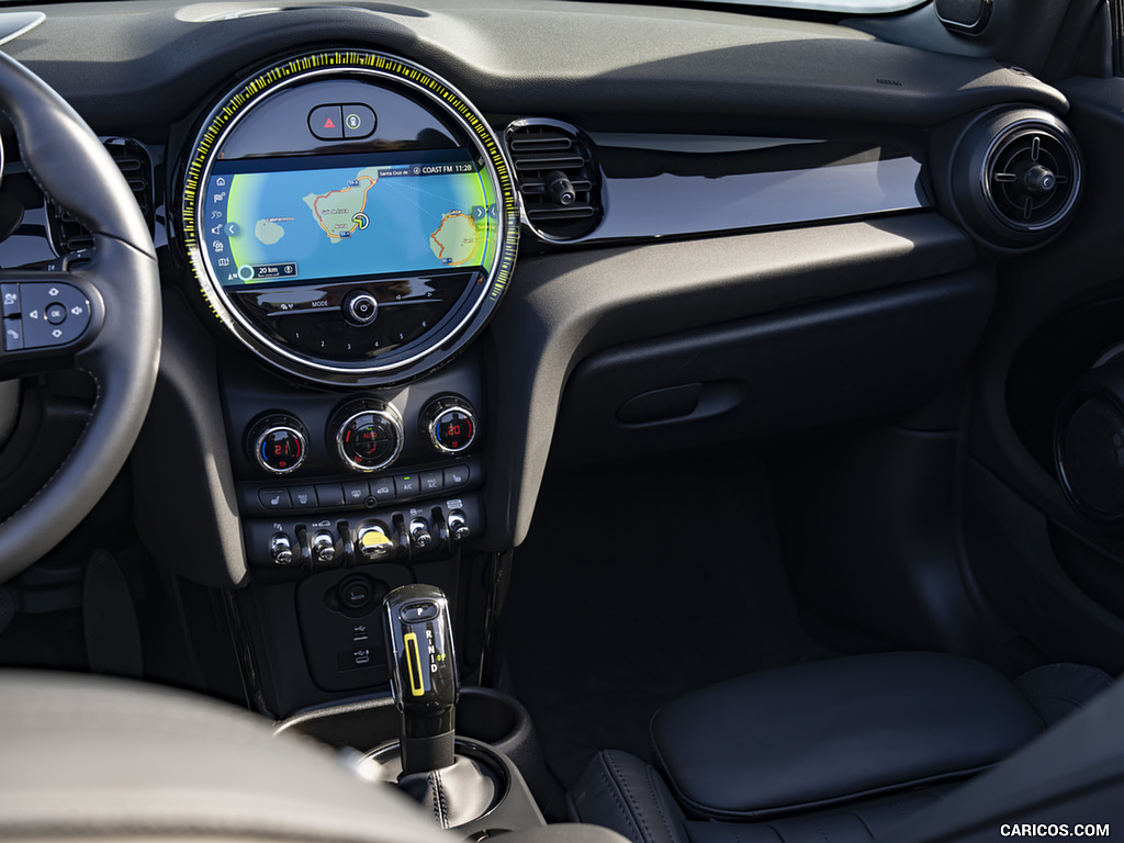 2023 MINI Cooper SE Convertible - Central Console