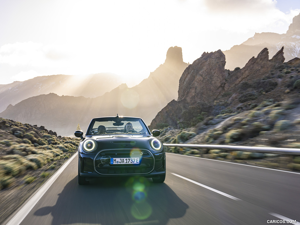 2023 MINI Cooper SE Convertible - Front