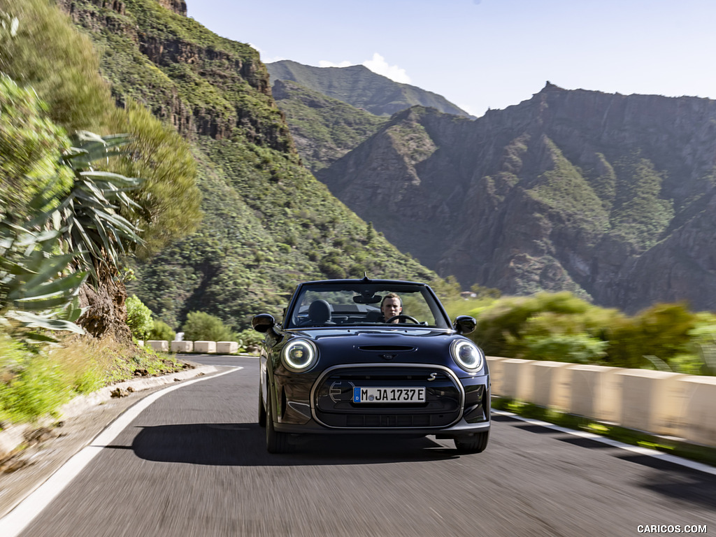 2023 MINI Cooper SE Convertible - Front