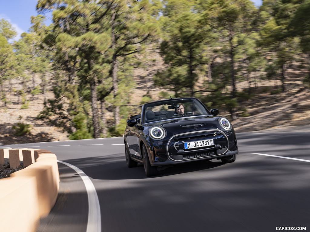 2023 MINI Cooper SE Convertible - Front