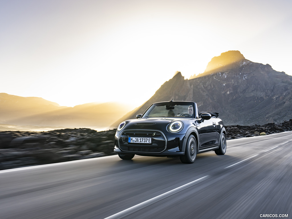 2023 MINI Cooper SE Convertible - Front Three-Quarter