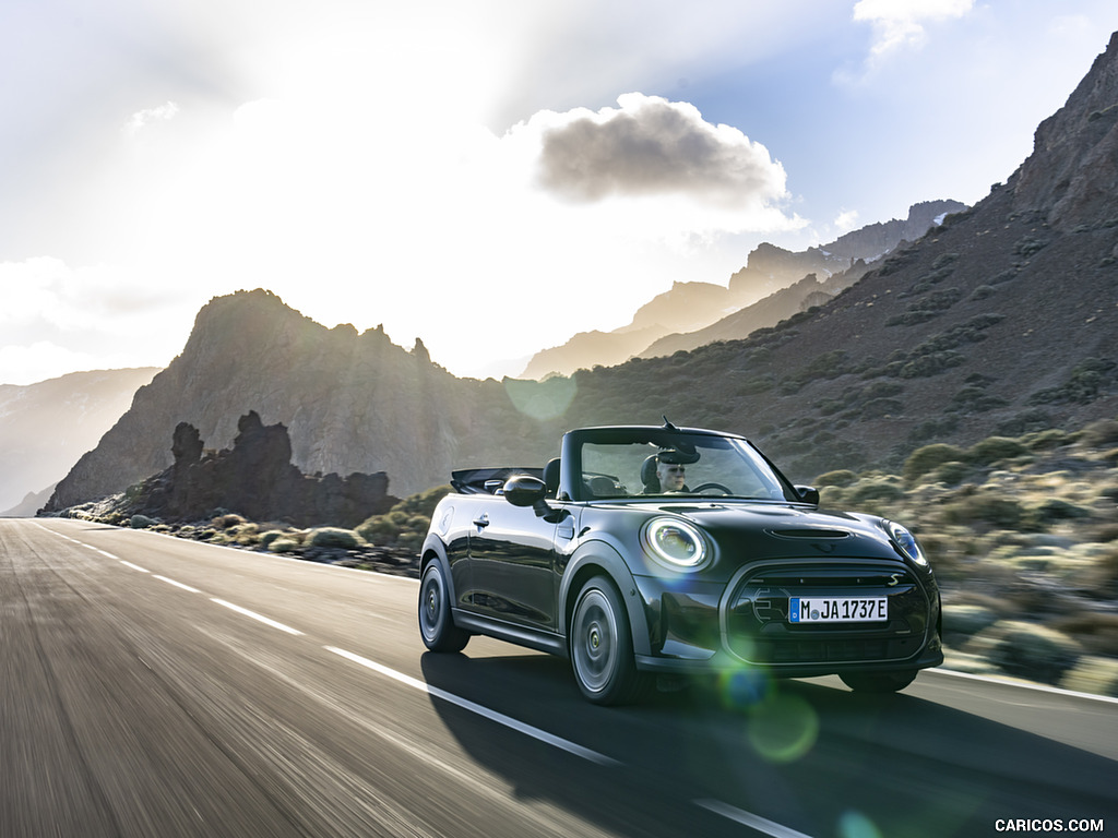 2023 MINI Cooper SE Convertible - Front Three-Quarter