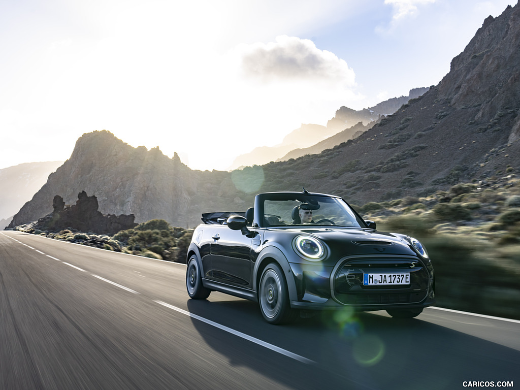 2023 MINI Cooper SE Convertible - Front Three-Quarter