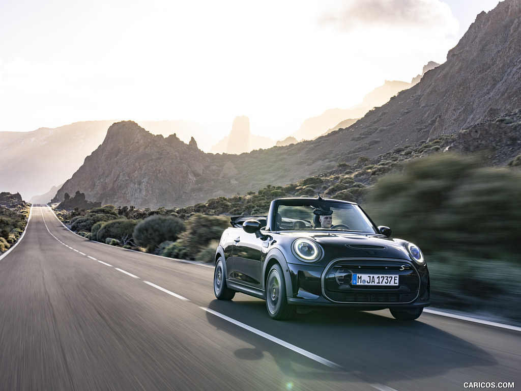 2023 MINI Cooper SE Convertible - Front Three-Quarter