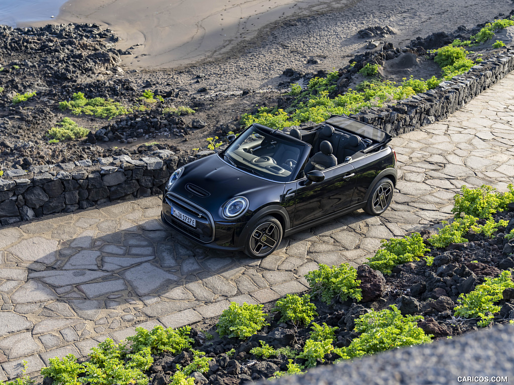 2023 MINI Cooper SE Convertible - Front Three-Quarter