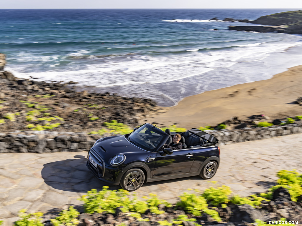 2023 MINI Cooper SE Convertible - Front Three-Quarter