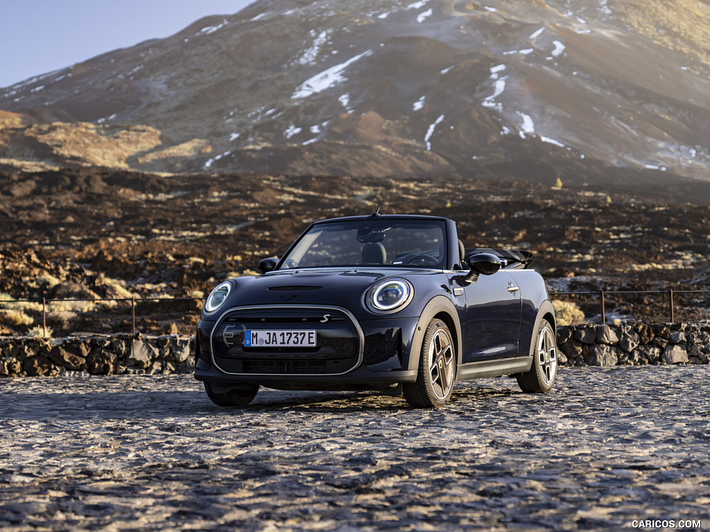 2023 MINI Cooper SE Convertible - Front Three-Quarter