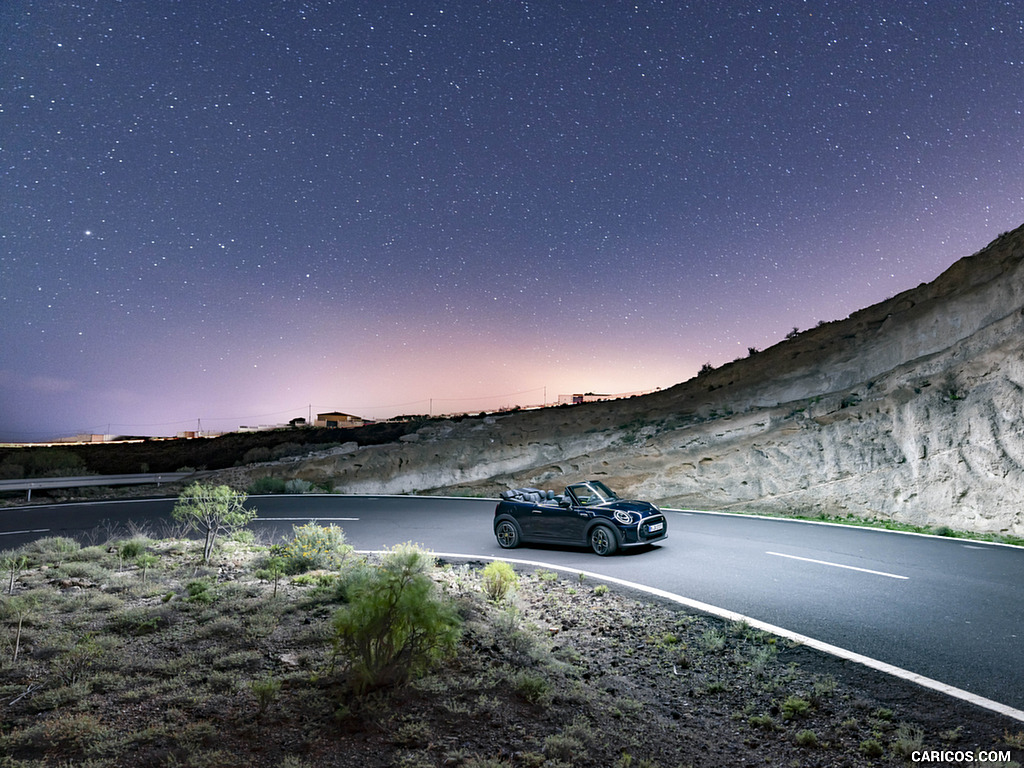 2023 MINI Cooper SE Convertible - Front Three-Quarter