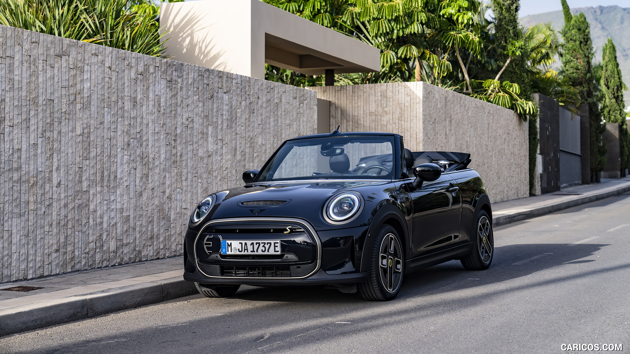 2023 MINI Cooper SE Convertible - Front Three-Quarter, #106 of 225