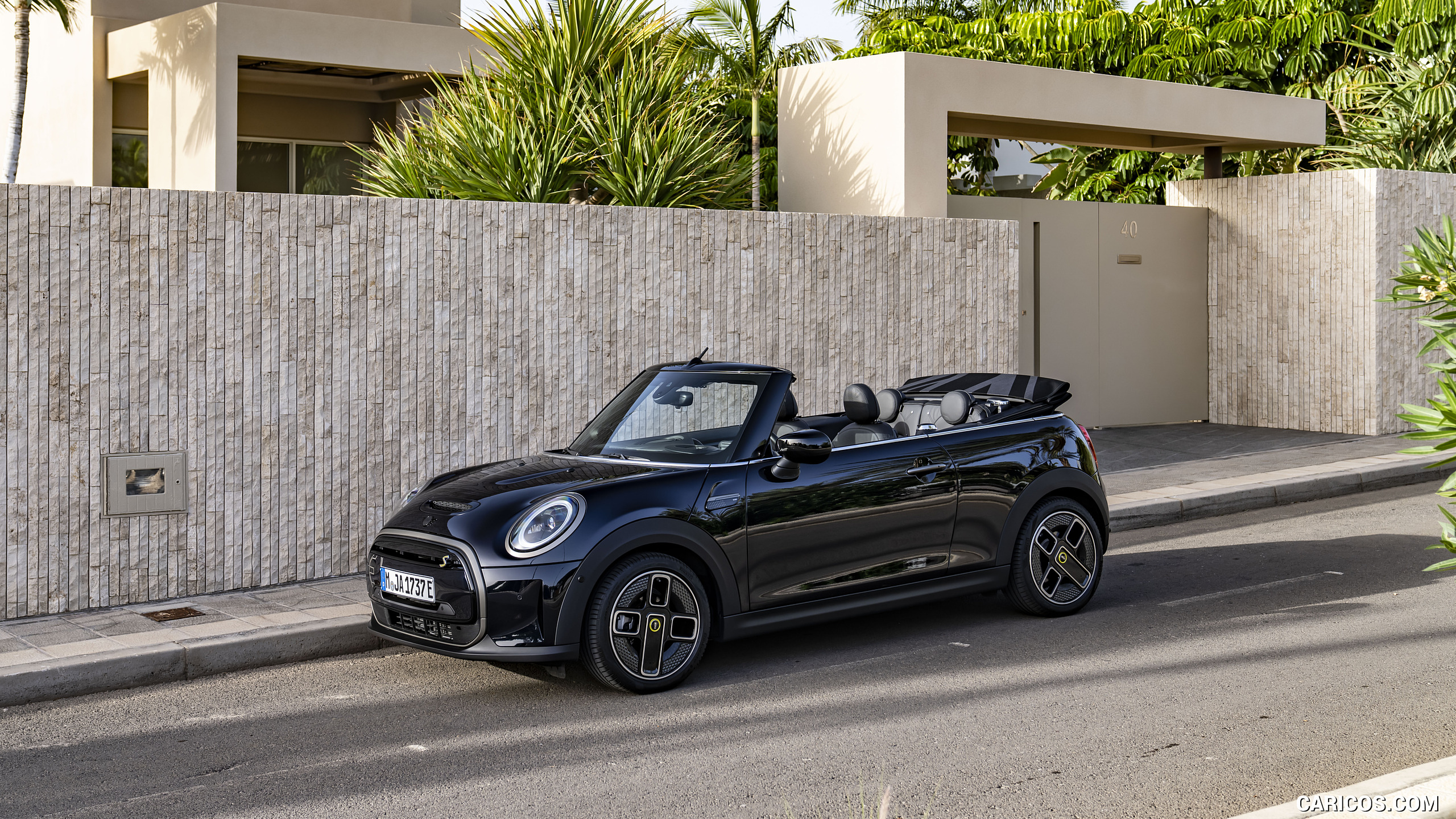 2023 MINI Cooper SE Convertible - Front Three-Quarter, #109 of 225