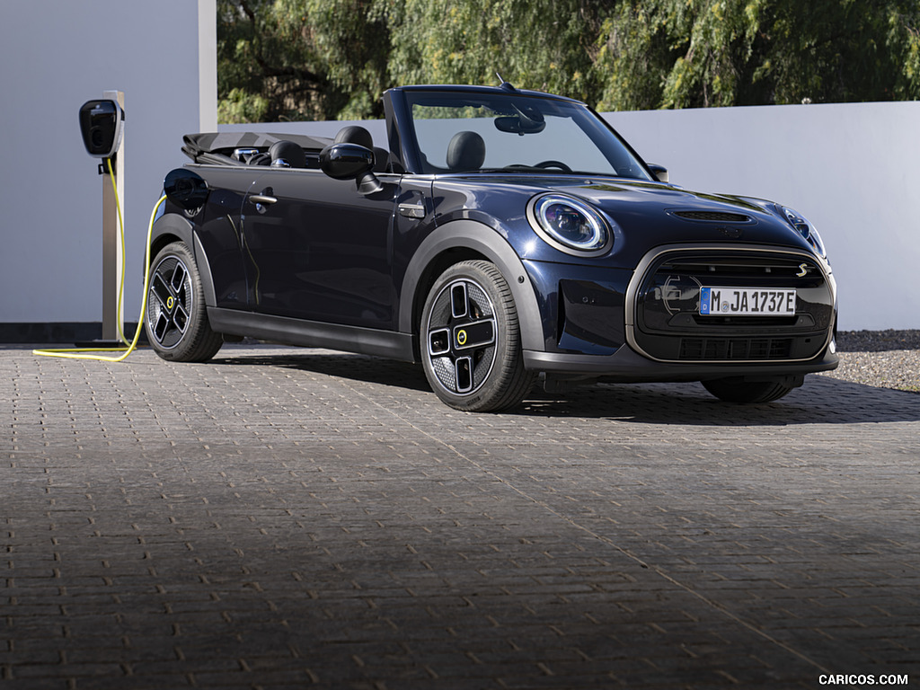 2023 MINI Cooper SE Convertible - Front Three-Quarter