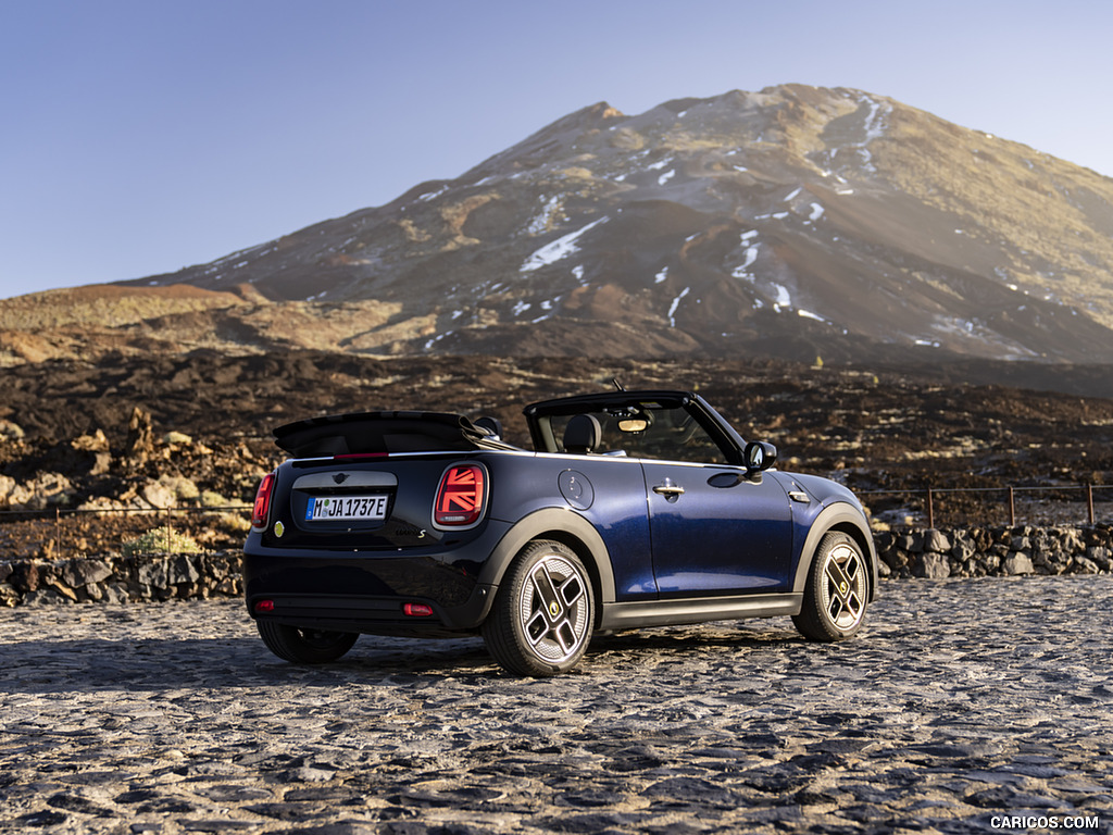 2023 MINI Cooper SE Convertible - Rear Three-Quarter