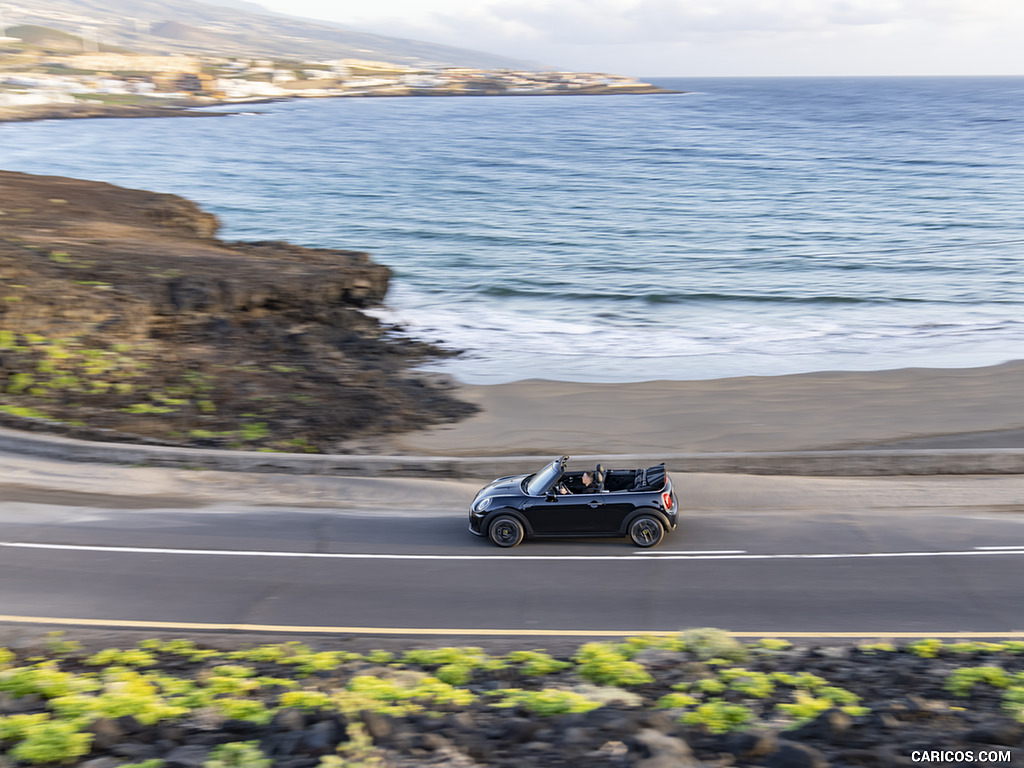 2023 MINI Cooper SE Convertible - Side